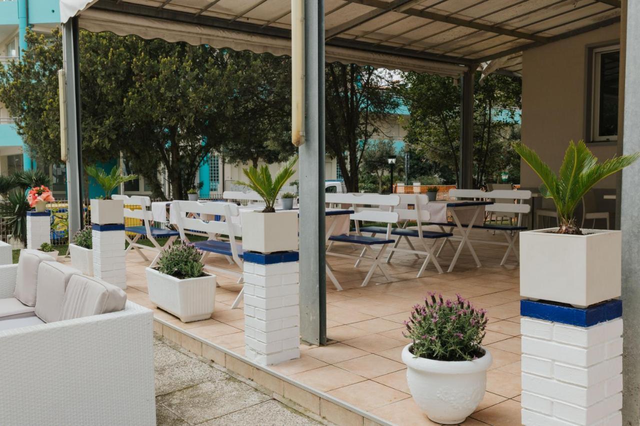 Hotel Villa Franca Lignano Sabbiadoro Kültér fotó