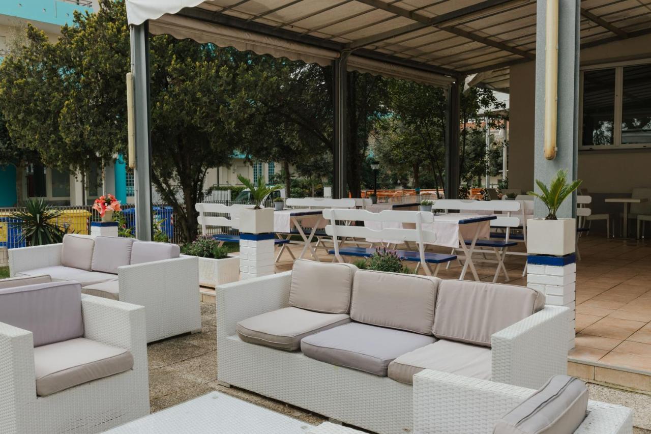Hotel Villa Franca Lignano Sabbiadoro Kültér fotó