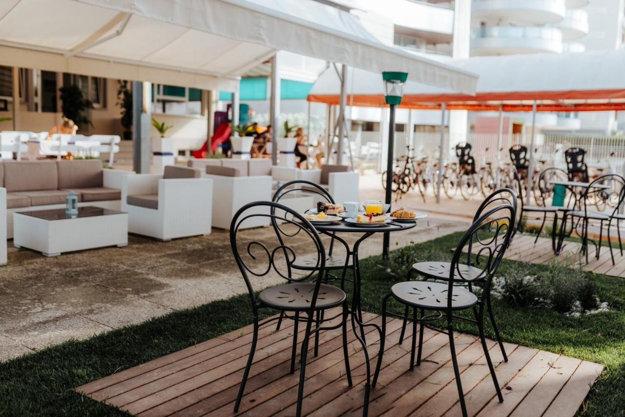 Hotel Villa Franca Lignano Sabbiadoro Kültér fotó