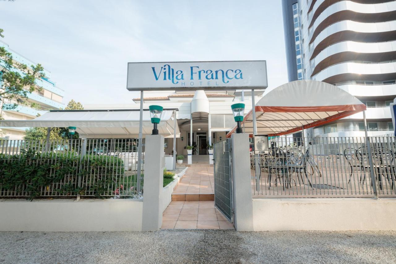 Hotel Villa Franca Lignano Sabbiadoro Kültér fotó